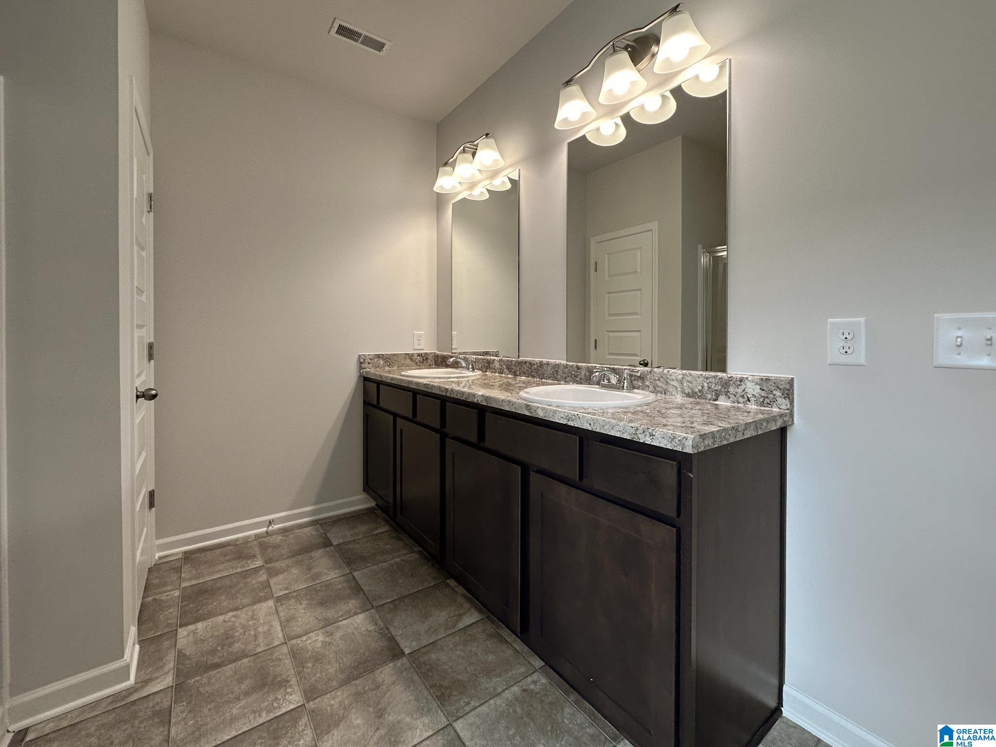 1012 Pinnacle Parkway Leeds, AL 35094 - Photo 28 of 35