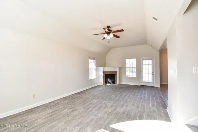 $2,255 | 1116 Warwick Place, Southaven, MS 38671