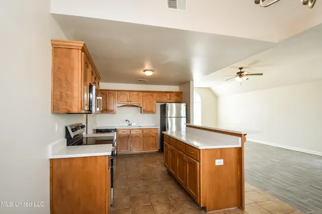 $2,255 | 1116 Warwick Place, Southaven, MS 38671