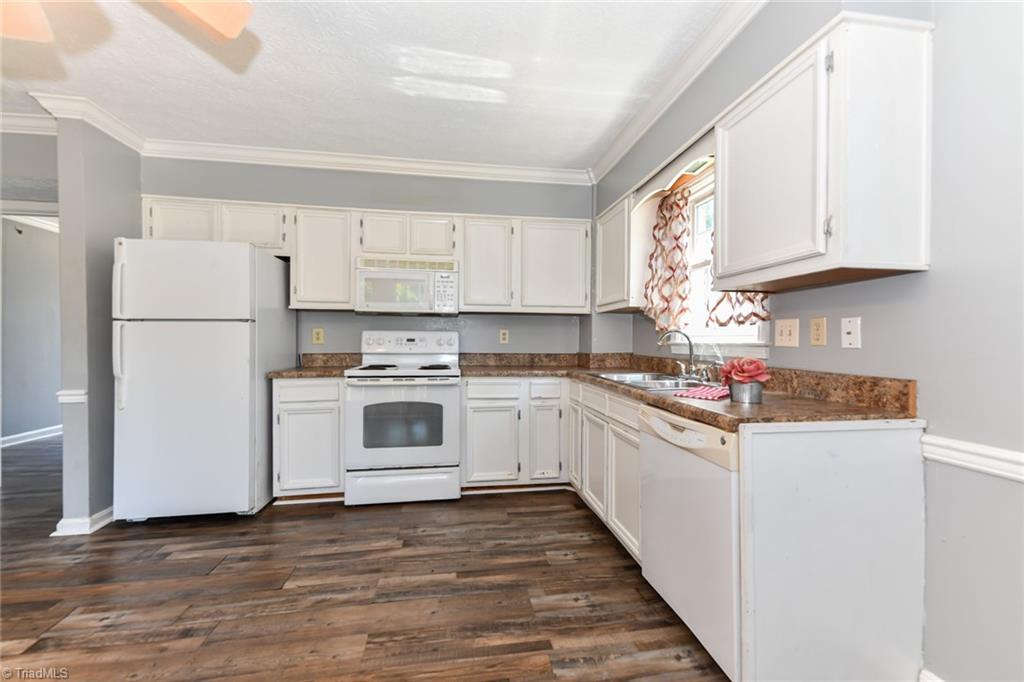 307 College Road Greensboro, NC 27410 - Photo 4 of 25