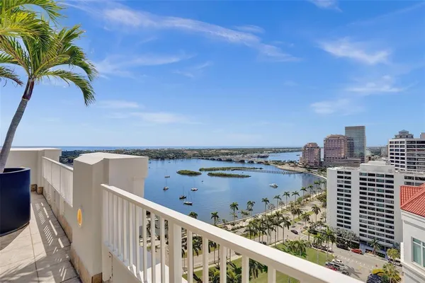 $3,270 | 255 Evernia Street, Unit 501, West Palm Beach, FL 33401