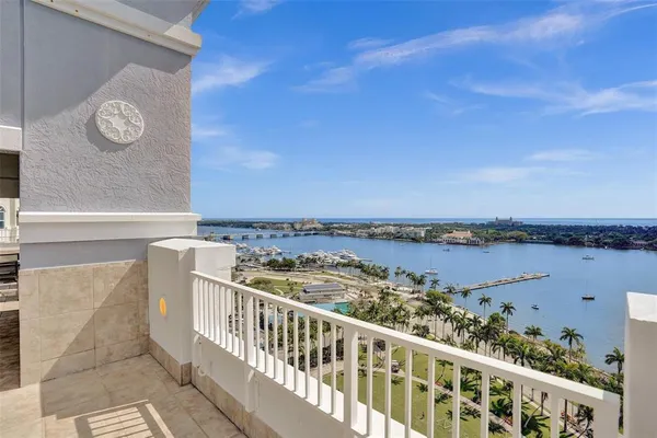 $3,270 | 255 Evernia Street, Unit 501, West Palm Beach, FL 33401