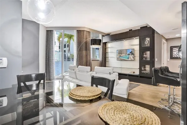 $3,270 | 255 Evernia Street, Unit 501, West Palm Beach, FL 33401