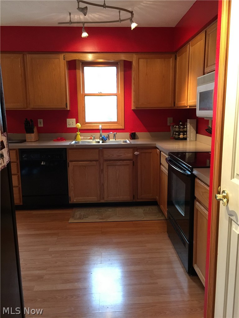 6048 Ridgeview Boulevard North Ridgeville, OH 44039 - Photo 12 of 18