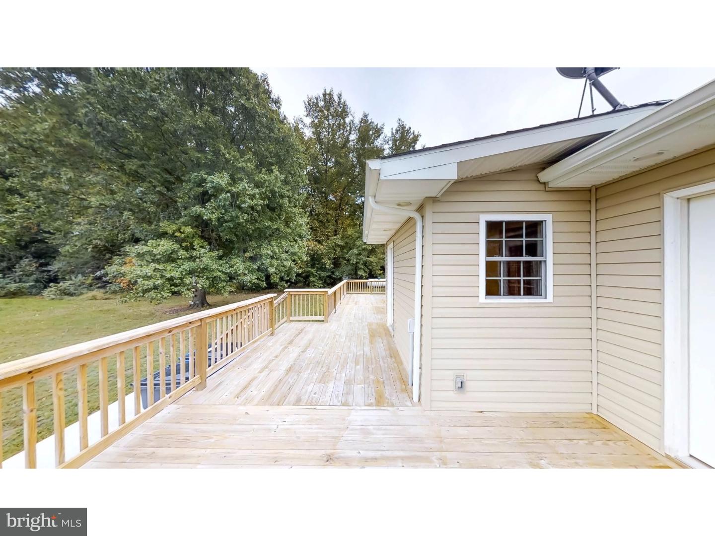 6255 Summit Bridge Road Townsend, DE 19734 - Photo 14 of 25 Deck