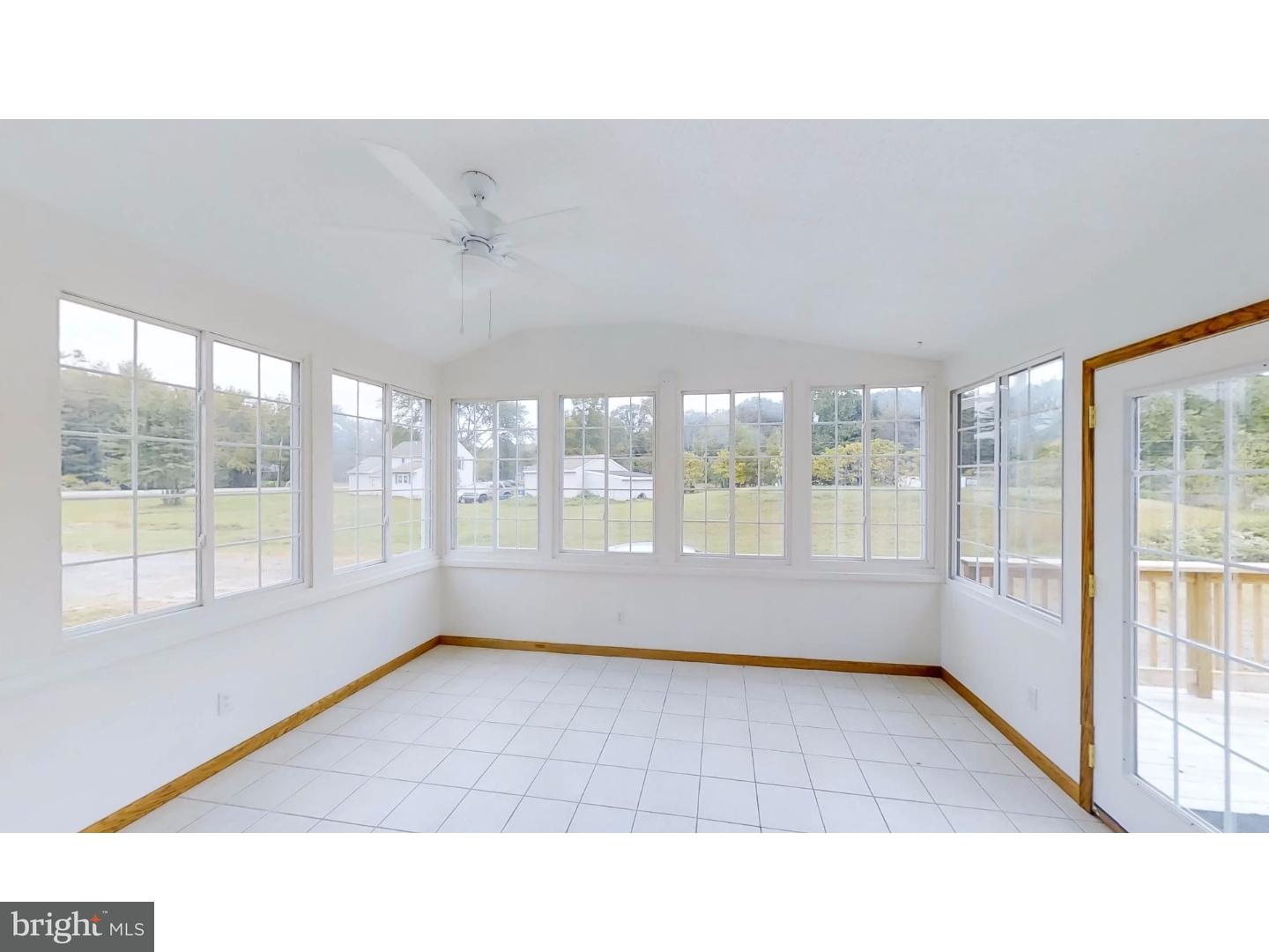 6255 Summit Bridge Road Townsend, DE 19734 - Photo 10 of 25 Sun Room