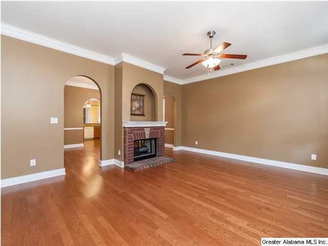 6384 Clubview Circle North Bessemer, AL 35022 - Photo 4 of 32