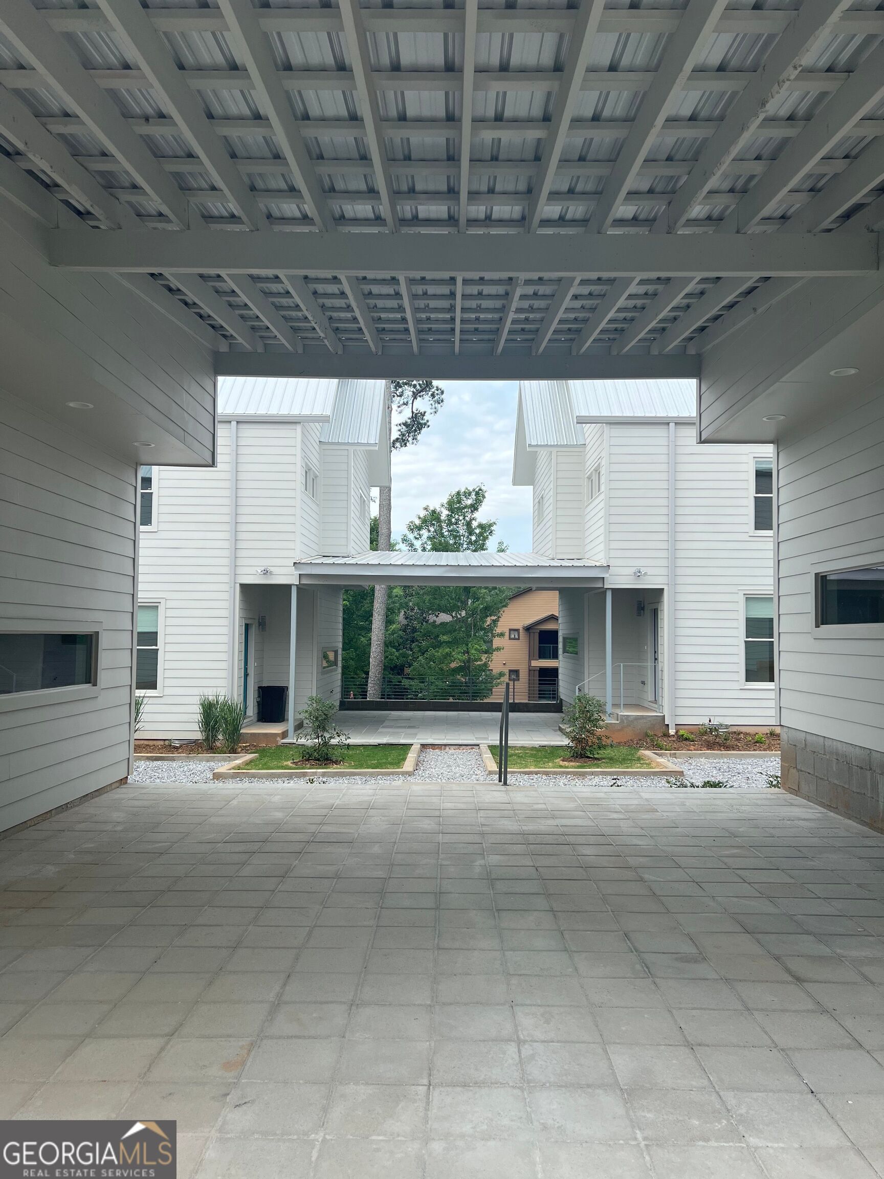 221 North Avenue Athens, GA 30601 - Photo 5 of 7 a view of a porch