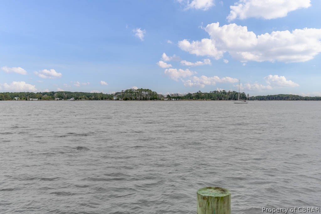 3459 Stonewall Road Hayes, VA 23072 - Photo 46 of 50 Great river for boating!