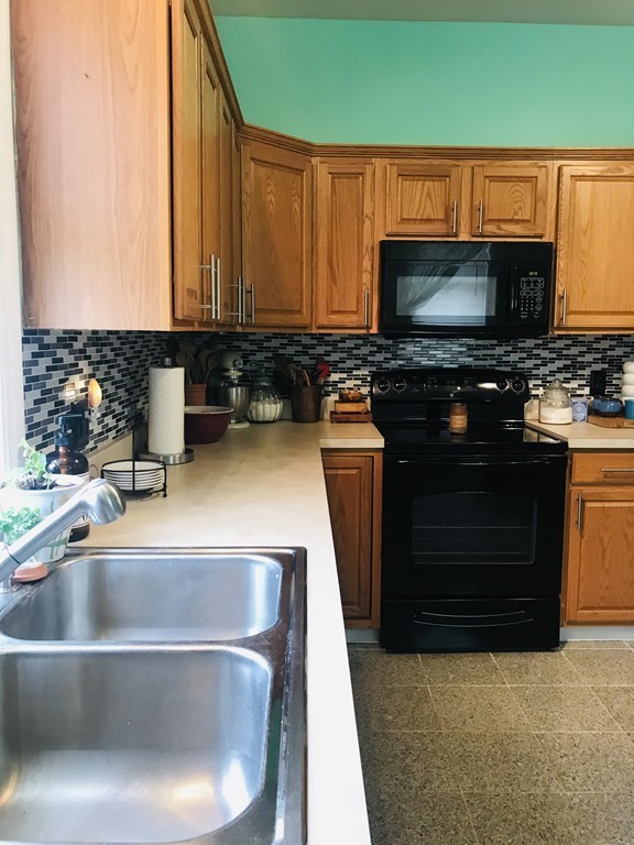 38 Ray Street, Unit 2 Webster, MA 01570 - Photo 11 of 23 Gallery Image 11
