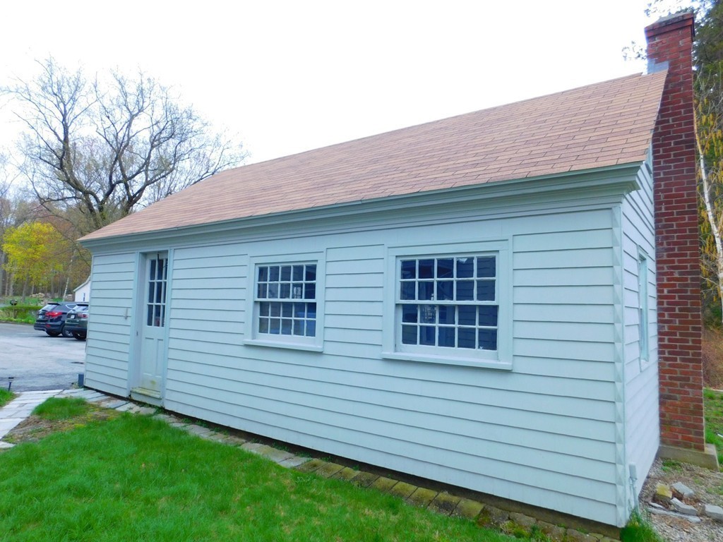 38 Ray Street, Unit 2 Webster, MA 01570 - Photo 4 of 23 Gallery Image 4