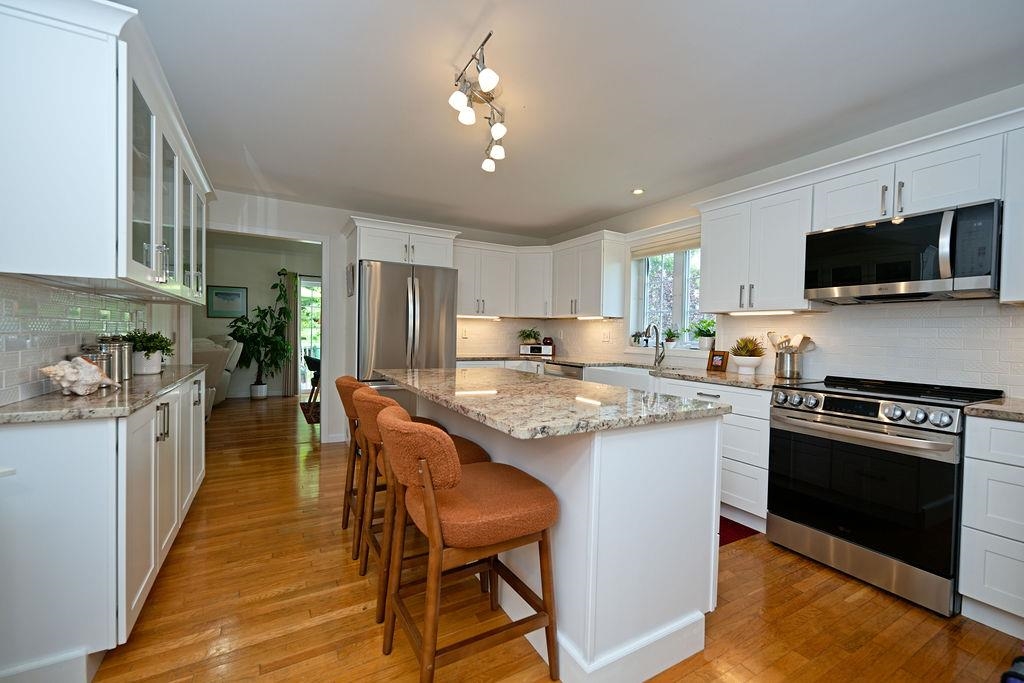 29 Augusta Way Dover, NH 03820 - Photo 11 of 54