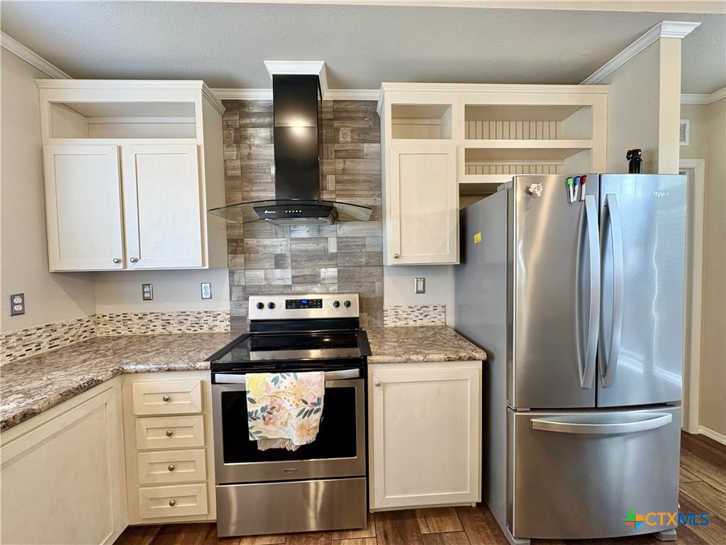 259 Hambleton Road Victoria, TX 77905 - Photo 14 of 37 Kitchen