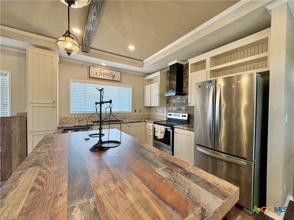 259 Hambleton Road Victoria, TX 77905 - Photo 18 of 37 Kitchen