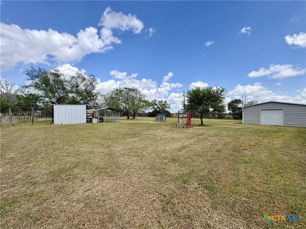 259 Hambleton Road Victoria, TX 77905 - Photo 7 of 37