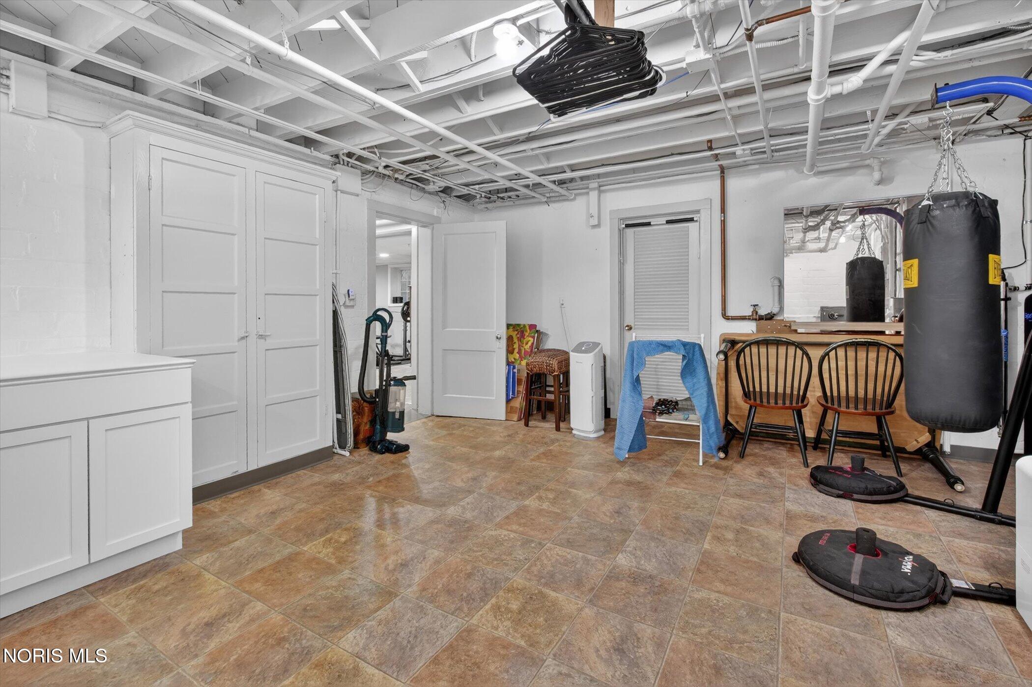 2151 Hawthorne Road Toledo, OH 43606 - Photo 16 of 41 Gallery Image 16