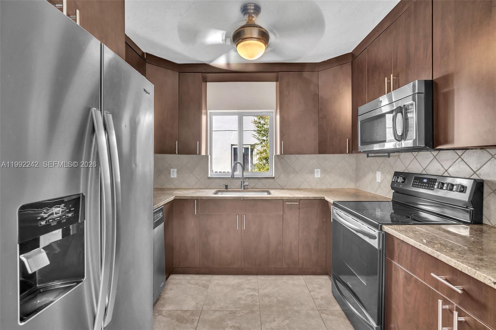 2537 Southwest 15th Street Miami, FL 33145 - Photo 13 of 37