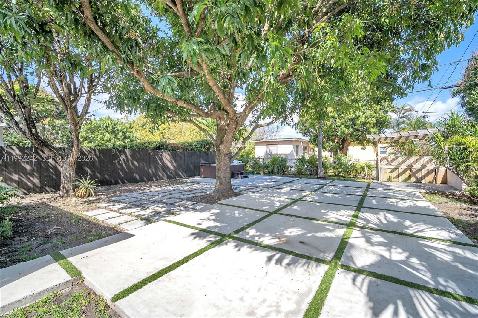 2537 Southwest 15th Street Miami, FL 33145 - Photo 4 of 37