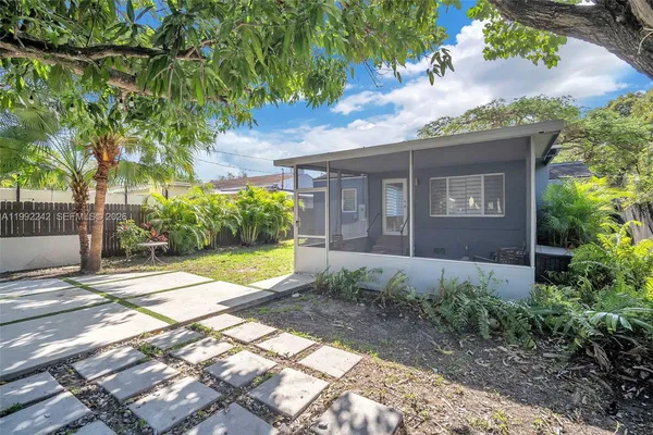 $4,200 | 2537 Southwest 15th Street, Miami, FL 33145