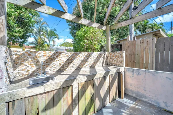 $4,200 | 2537 Southwest 15th Street, Miami, FL 33145