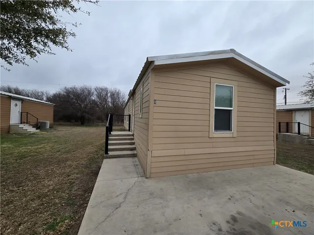 $1,000 | 1911 Wald Road, Unit 9, New Braunfels, TX 78132