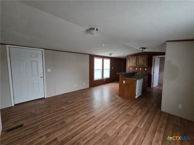 $1,000 | 1911 Wald Road, Unit 9, New Braunfels, TX 78132