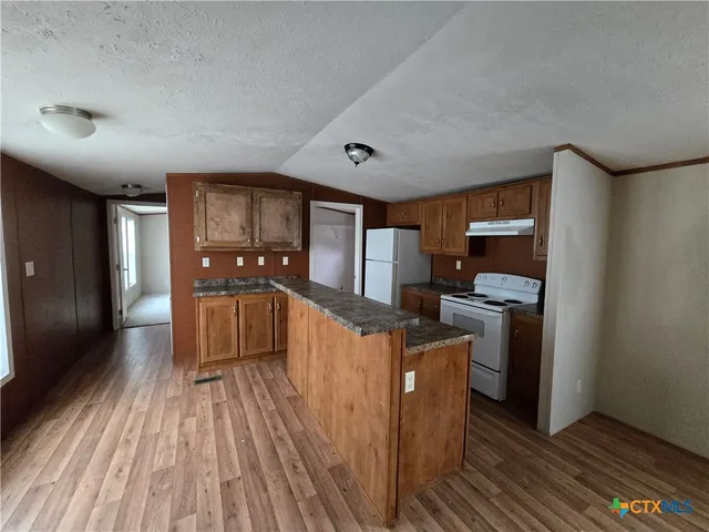 $1,000 | 1911 Wald Road, Unit 9, New Braunfels, TX 78132