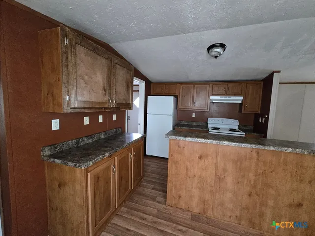 $1,000 | 1911 Wald Road, Unit 9, New Braunfels, TX 78132