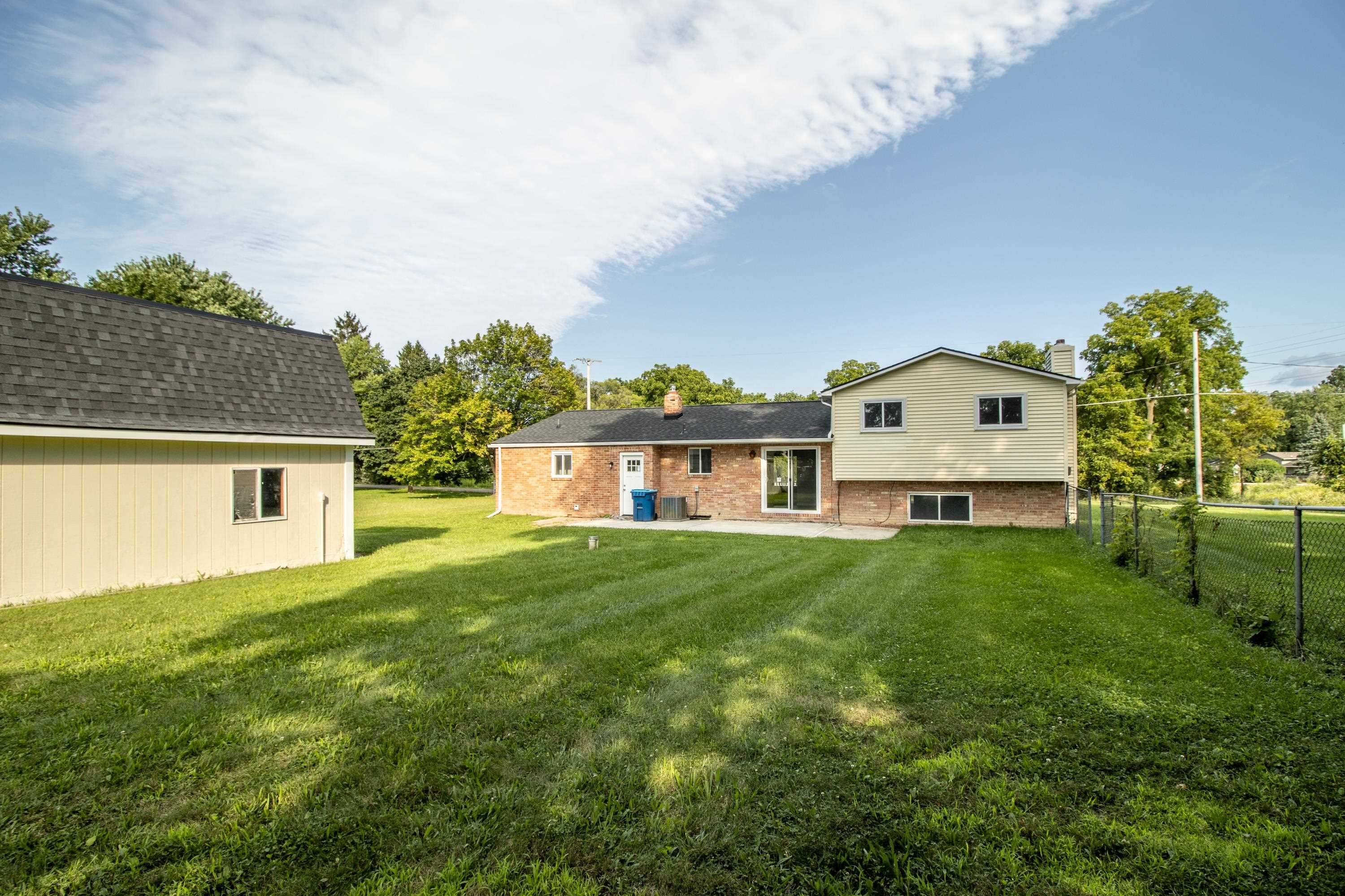 11272 Main Road Fenton, MI 48430 - Photo 37 of 38 50152530-85882938-4708-48e2-942f-0b101c7f4bec.JPG