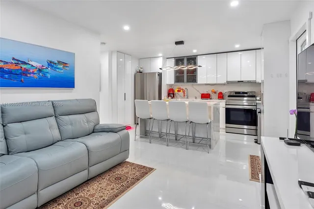 $849,999 | 950 Southwest 30th Street, Fort Lauderdale, FL 33315