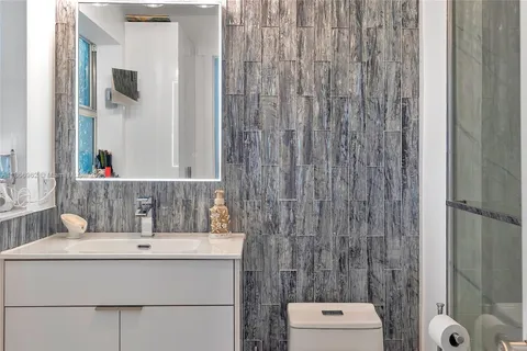 $849,999 | 950 Southwest 30th Street, Fort Lauderdale, FL 33315