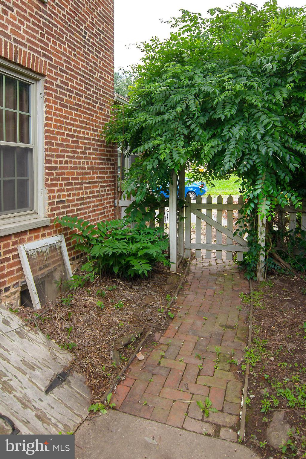 24 Sullivan Road Westminster, MD 21157 - Photo 5 of 30 Brick Walking Paths
