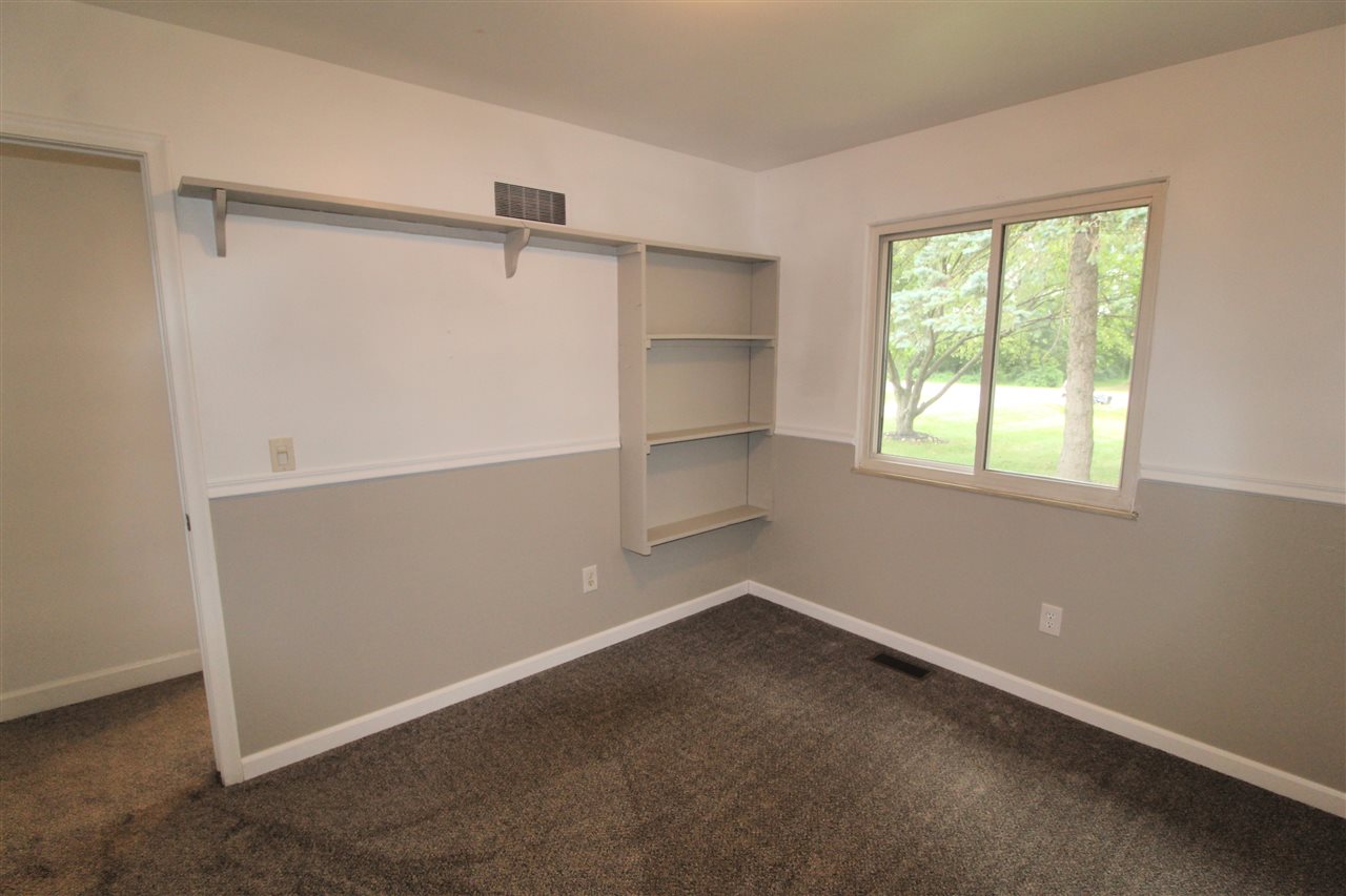 6046 East Carpenter Road Flint, MI 48506 - Photo 13 of 19 31390178-12.JPG