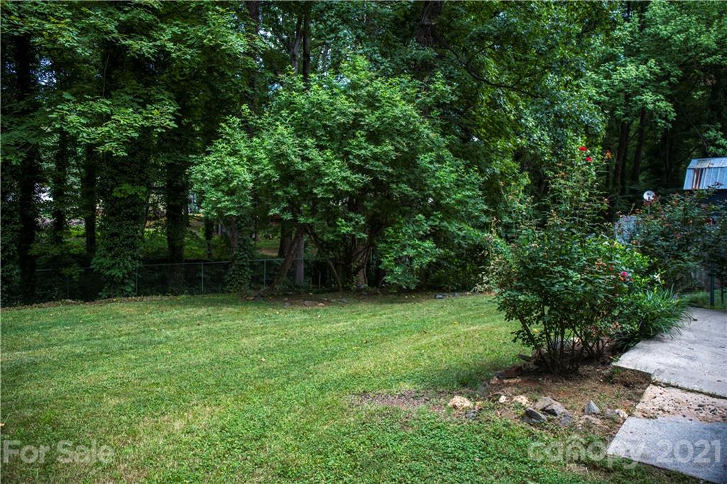 3307 Piney Grove Road Charlotte, NC 28212 - Photo 40 of 48 a view of field with trees in the background