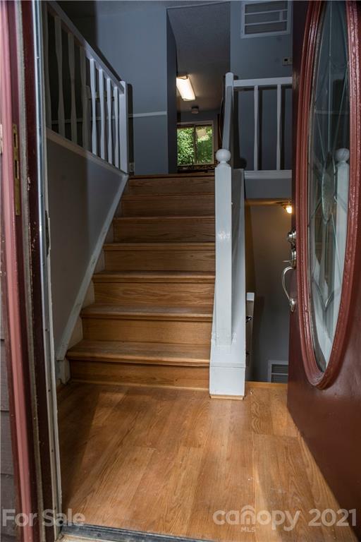 3307 Piney Grove Road Charlotte, NC 28212 - Photo 5 of 48 a view of entryway