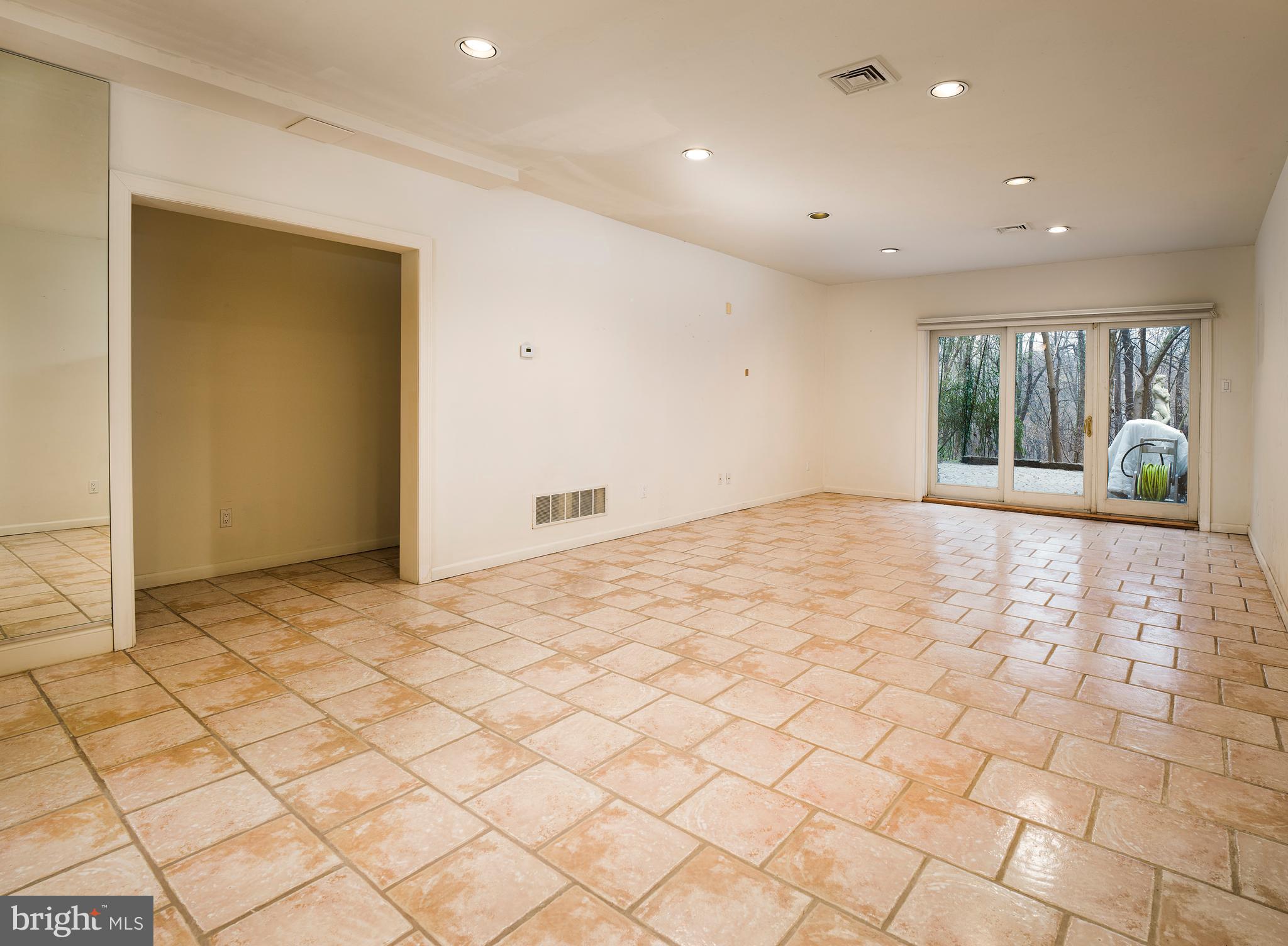 34 Sandringham Road Bala Cynwyd, PA 19004 - Photo 20 of 26 LL Family Room