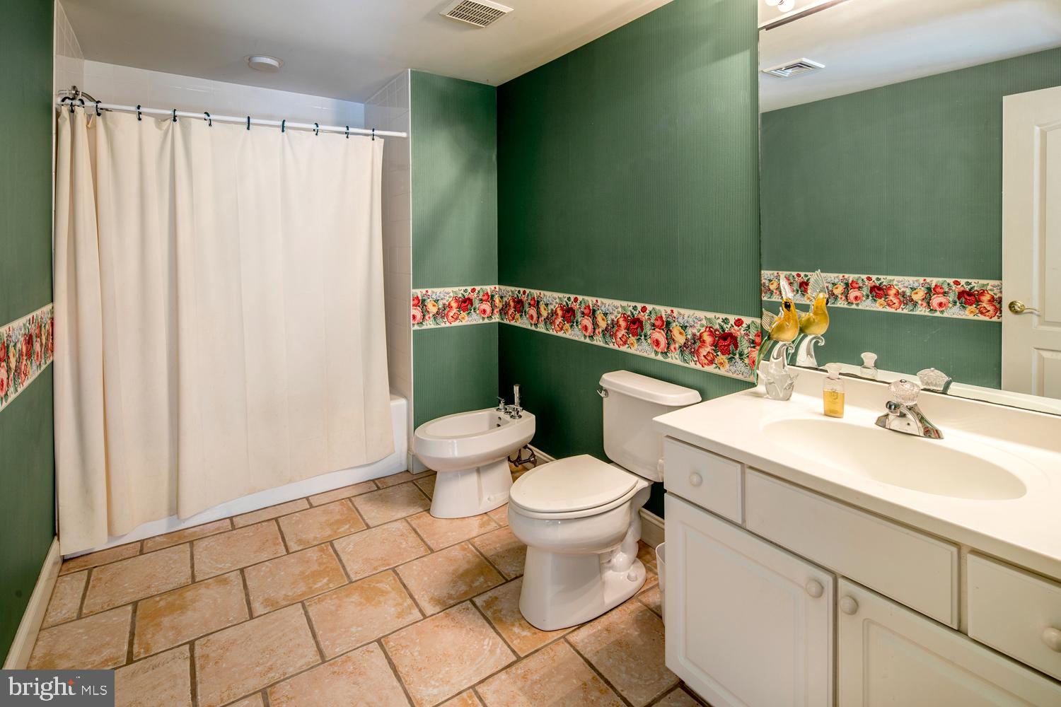 34 Sandringham Road Bala Cynwyd, PA 19004 - Photo 22 of 26 LL Bathroom