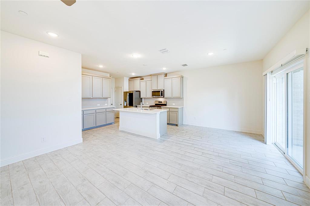 970 Emil Place Allen, TX 75013 - Photo 4 of 21