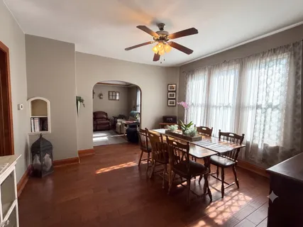 $280,000 | 421 Center Street, Woodstock, IL 60098