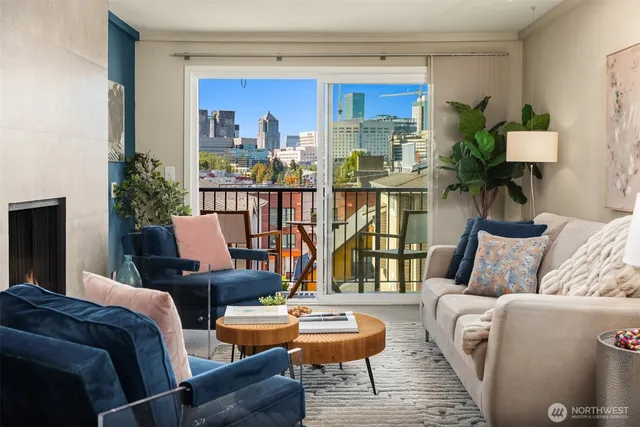 $545,000 | 701 17th Avenue, Unit 305, Seattle, WA 98122