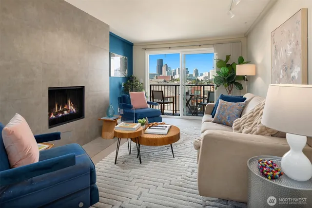 $545,000 | 701 17th Avenue, Unit 305, Seattle, WA 98122