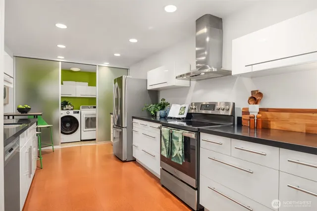 $545,000 | 701 17th Avenue, Unit 305, Seattle, WA 98122