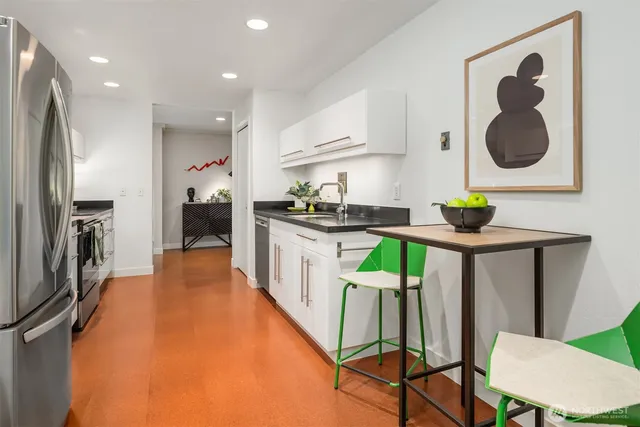 $545,000 | 701 17th Avenue, Unit 305, Seattle, WA 98122