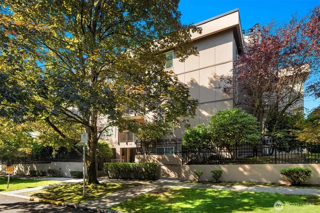 $545,000 | 701 17th Avenue, Unit 305, Seattle, WA 98122