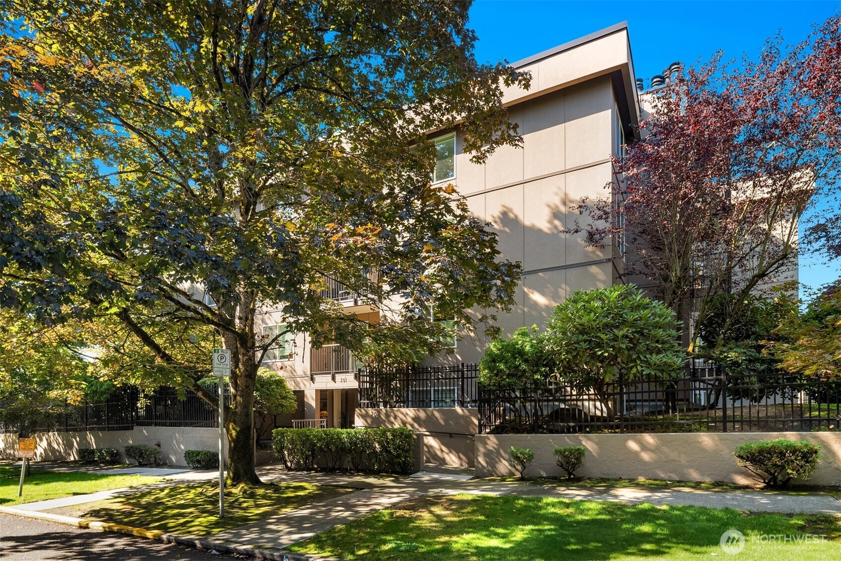701 17th Avenue, Unit 305 Seattle, WA 98122 - Photo 36 of 36 a front view of a house with garden