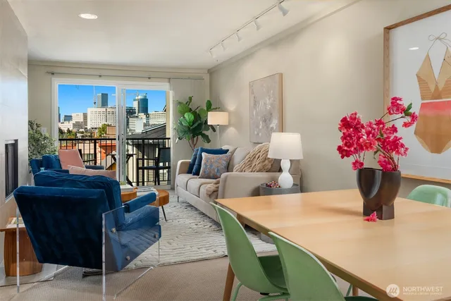 $545,000 | 701 17th Avenue, Unit 305, Seattle, WA 98122