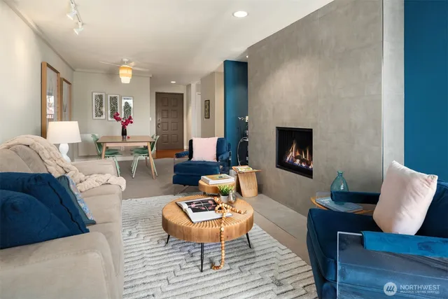 $545,000 | 701 17th Avenue, Unit 305, Seattle, WA 98122