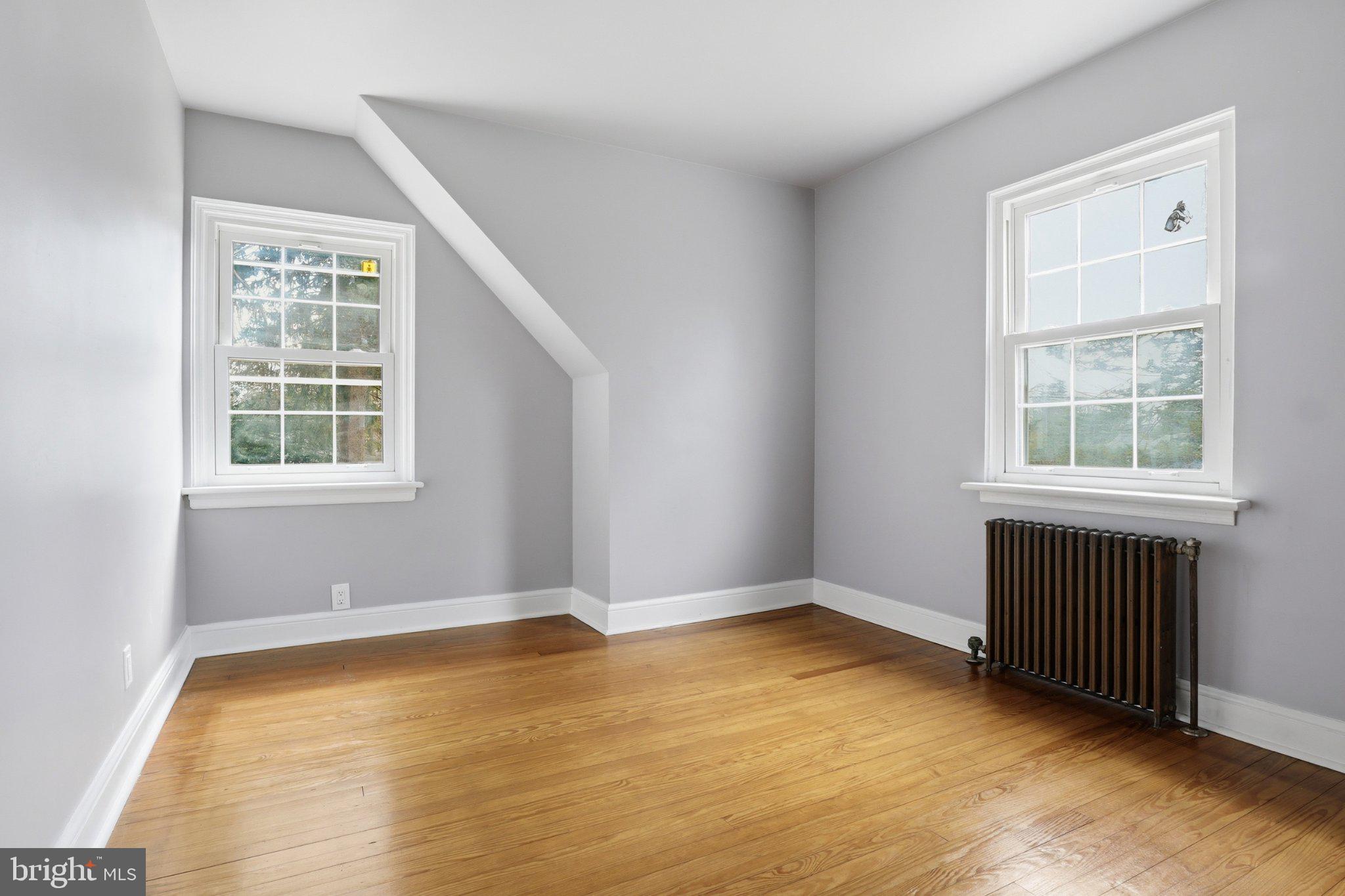 120 Maple Road Harrisburg, PA 17109 - Photo 21 of 53 Bright and airy room with charm.