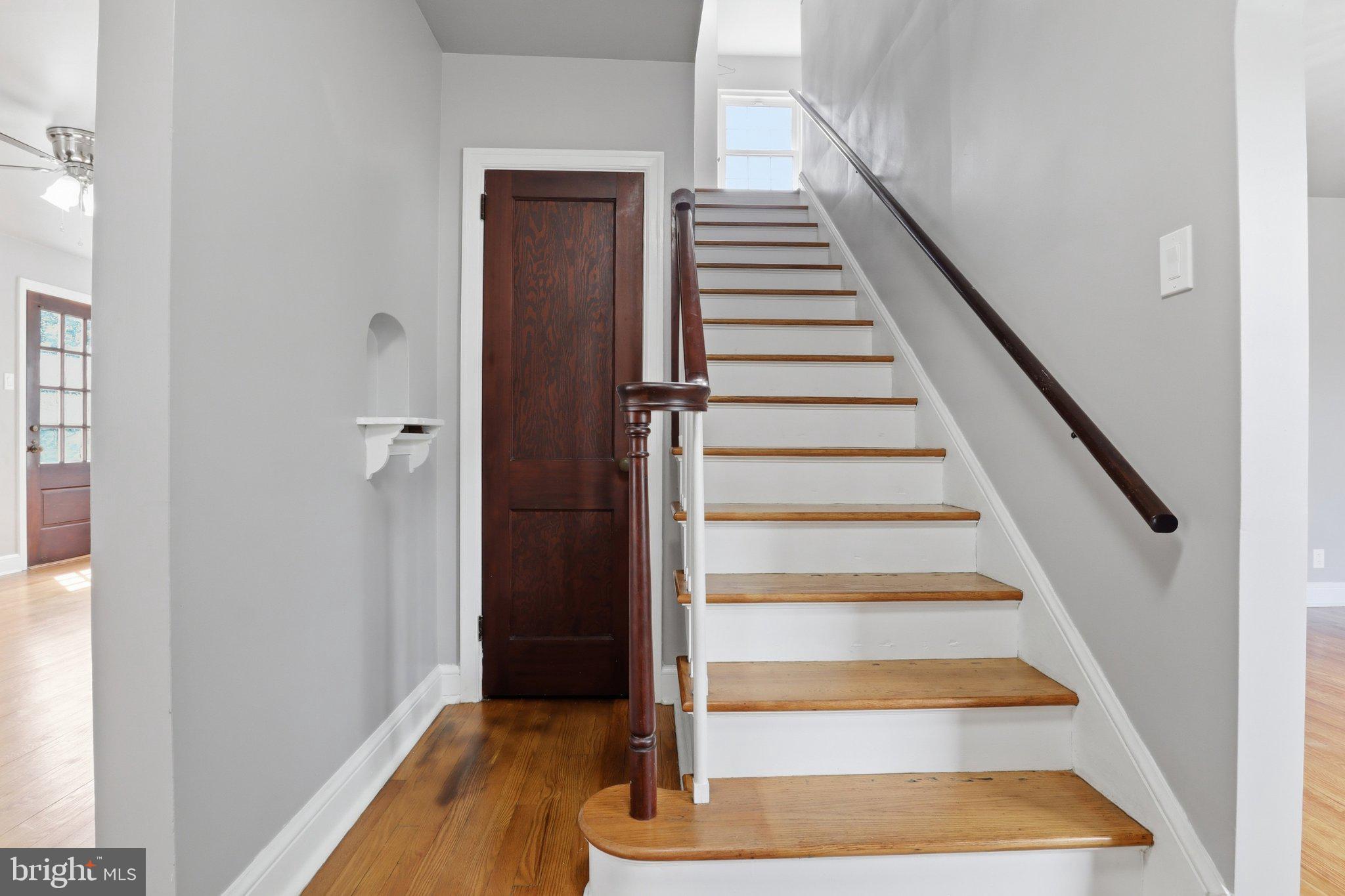 120 Maple Road Harrisburg, PA 17109 - Photo 6 of 53 Inviting staircase in modern home.