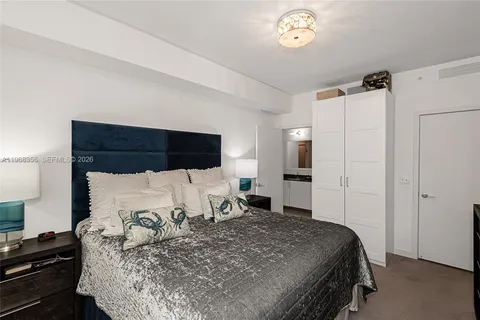 $575,000 | 999 Southwest 1st Avenue, Unit 3215, Miami, FL 33130